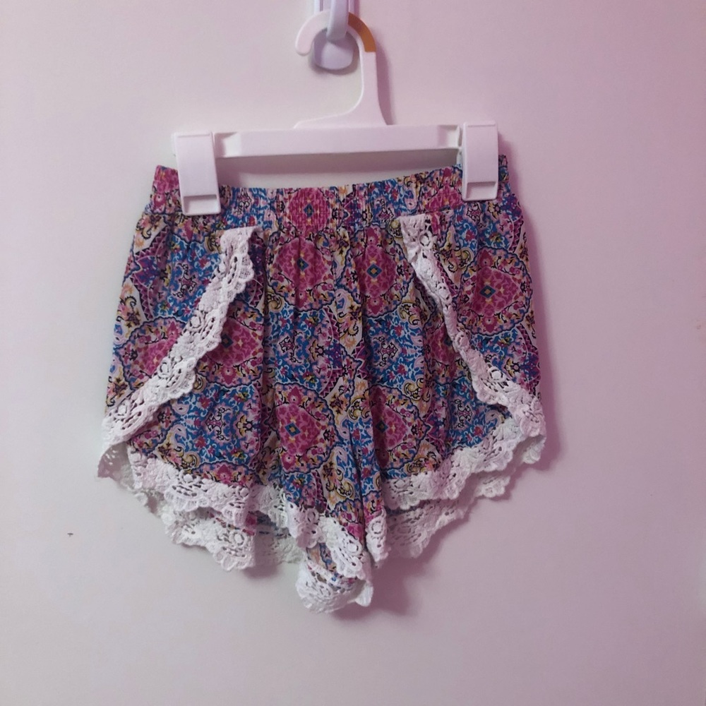 LF SHORTS - Picture 2 of 3